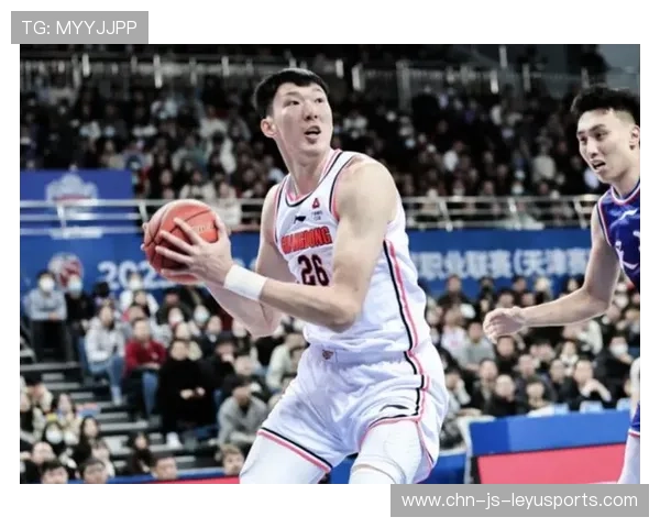 CBA广东周琦空中对决终场头球补射